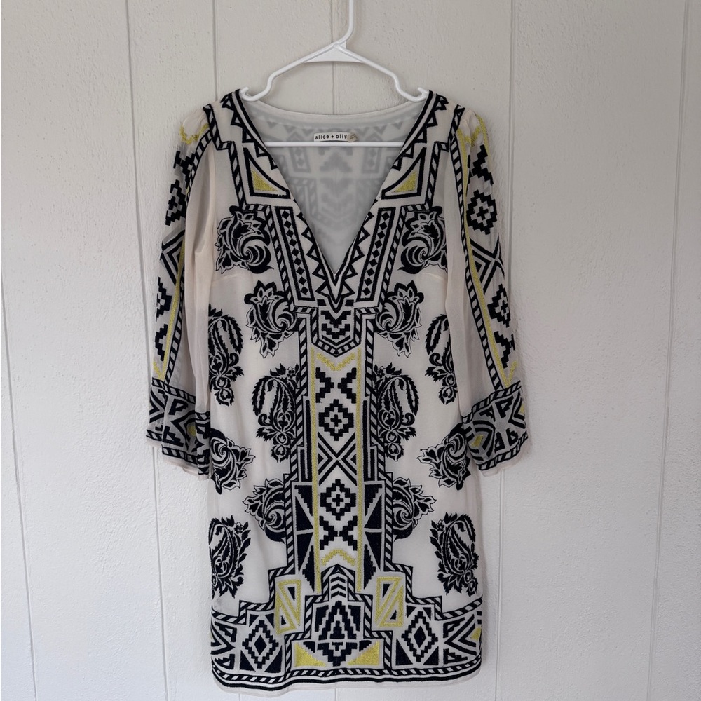 Alice + Olivia Geometric Black and Cream Dress